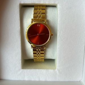 SOLD HAGLEY WEST Herts - Harpenden Red/Gold Link Watch